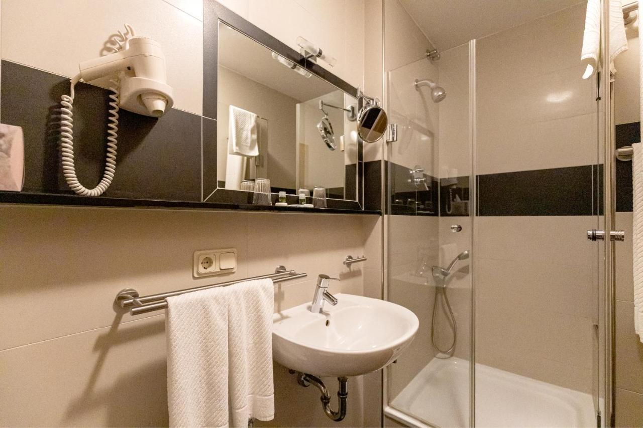 Hotel Garni " Am Domplatz" Erfurt Eksteriør billede